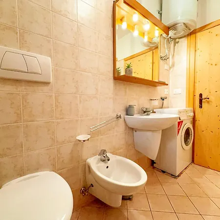 Sole Alpino - Sunny And Centrally Located Town Pelos